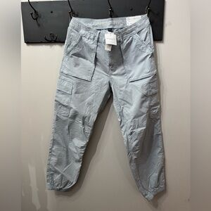 NWT AE Stretch High Wasted Baggy Cargo Jogger Size 8